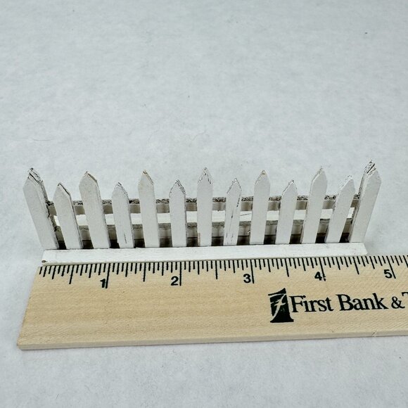 Vtg Christmas Village Accessories 3 Miniature Figurines 2 White Picket Fence - Picture 12 of 16